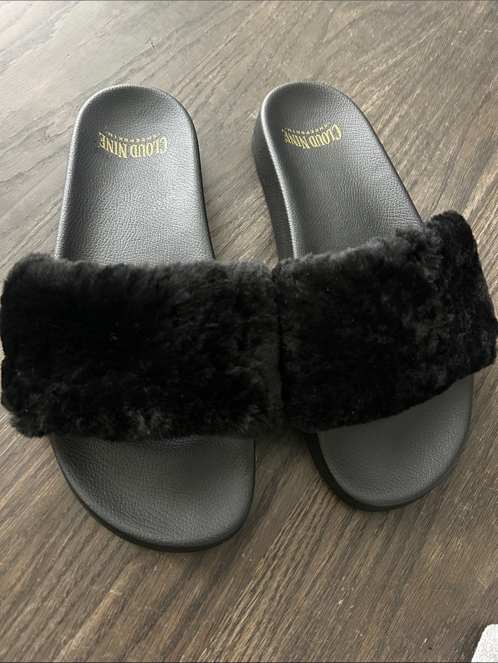 Cloud Nine Sheepskin Black Plush Slide Slippers NWOT Women’s Size 10–11